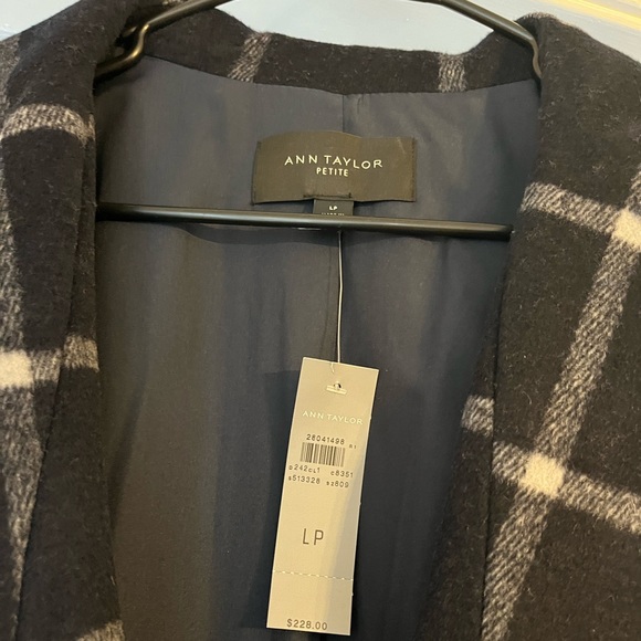 Ann Taylor Women’s Coat - Picture 2 of 4